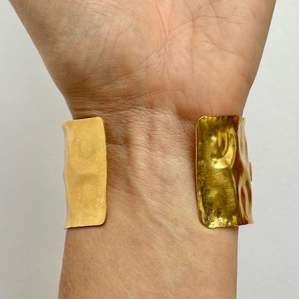 VINTAGE Gold Cuff Bracelet- Green Stones - Picture 8 of 8